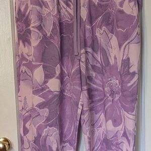 NWT: XL LuLaRoe Boyfriend Joggers Violet Floral Pint